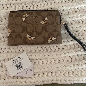Coach bee print brown wristlet new with tags!!